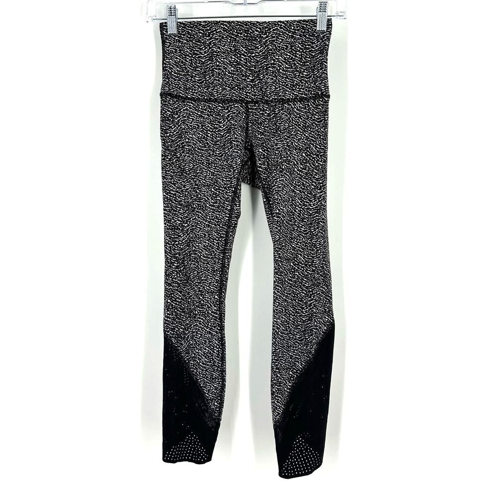 Lululemon Wunder Under Crop Black and White Leggings‎ Size 4